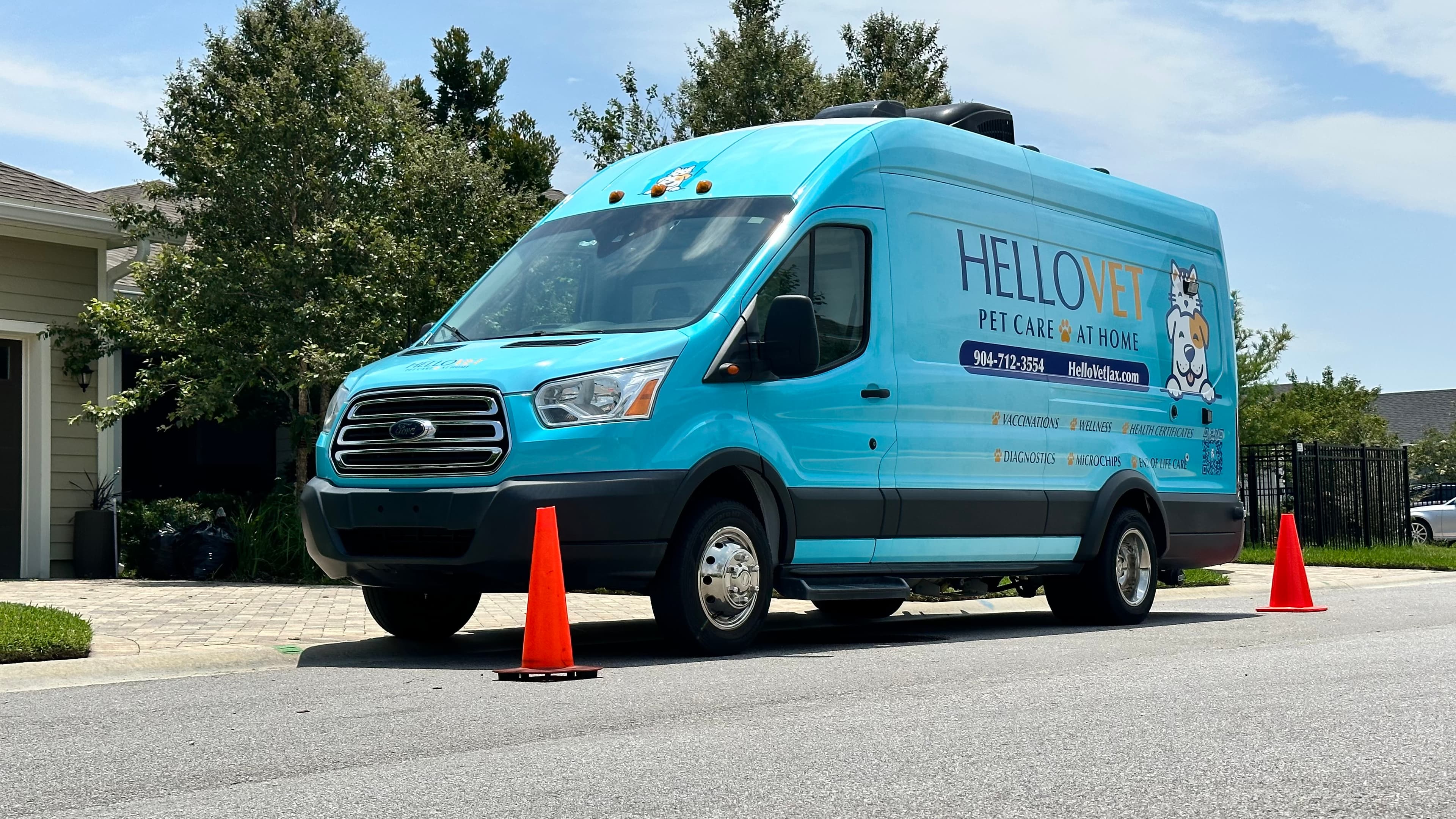 HelloVet mobile veterinary clinic in Jacksonville, FL